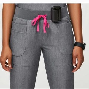 Final sale Figs women's Graphite Nepal - Slim Jogger Scrub Pants
S / Graphite